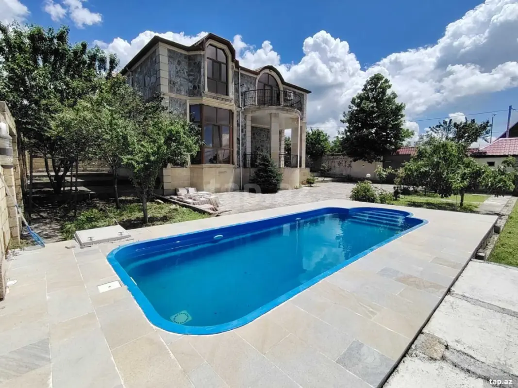 Kirayə verilir 5 otaqlı həyət evi 200 m²