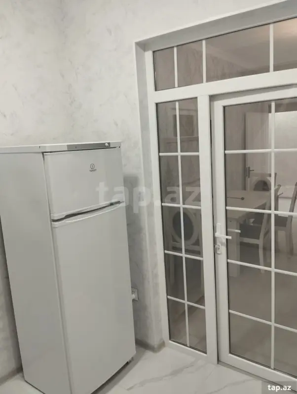 Kirayə verilir 2 otaqlı mənzil 64 m²