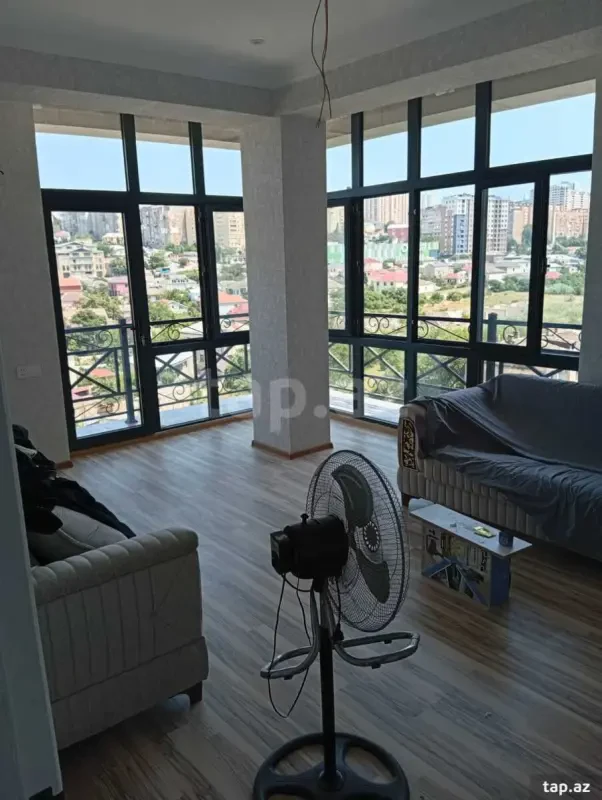 Kirayə verilir 3 otaqlı yeni tikili 100 m²