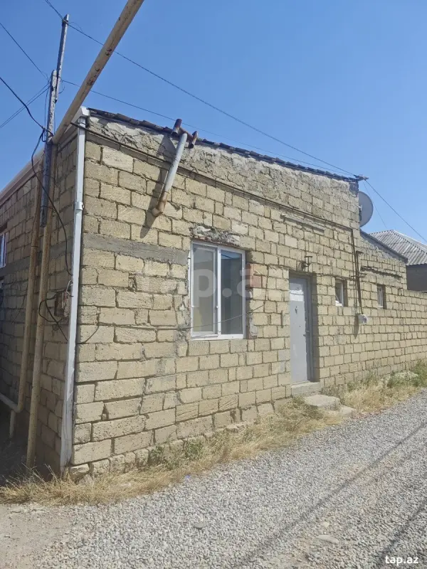 Satılır 4 otaqlı həyət evi 100 m²