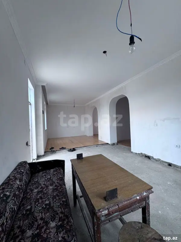 Satılır 4 otaqlı həyət evi 140 m²