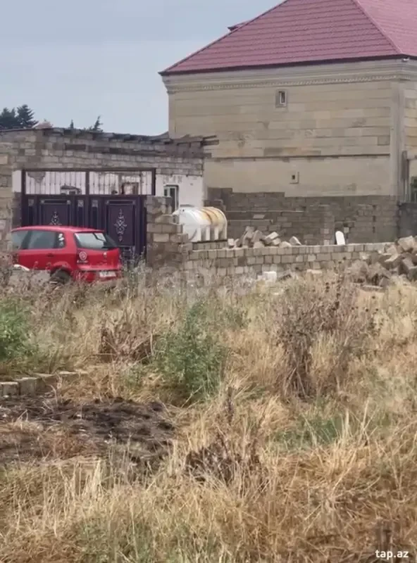 Satılır 2 otaqlı həyət evi 400 m²