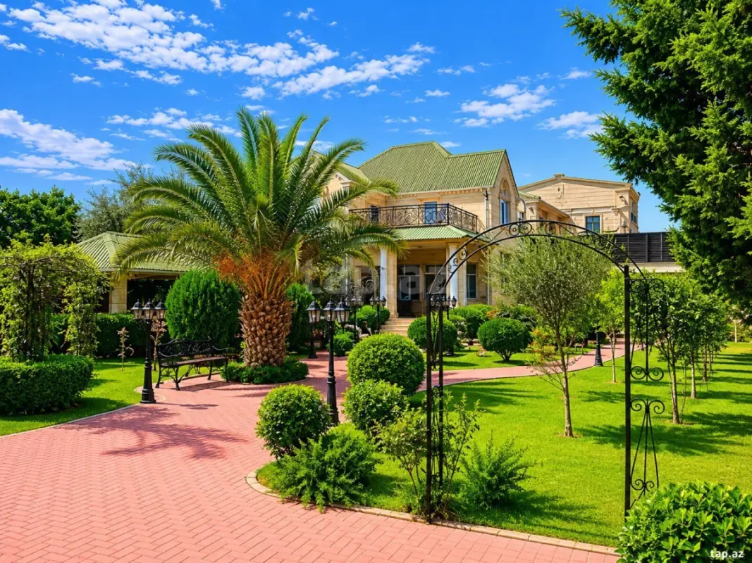 Satılır 6 otaqlı həyət evi 300 m²