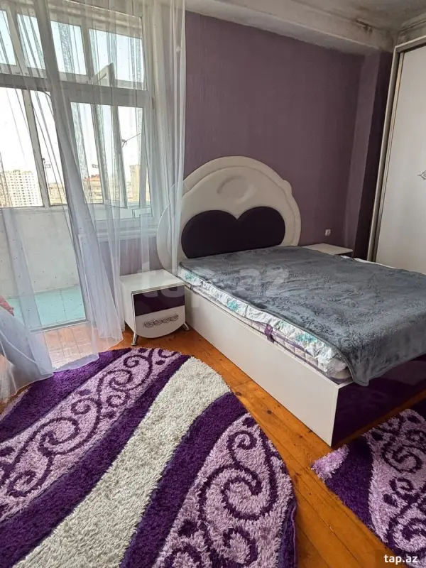 Kirayə verilir 2 otaqlı mənzil 90 m²