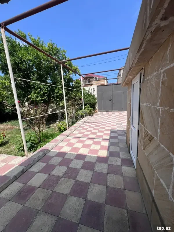 Satılır 4 otaqlı həyət evi 120 m²