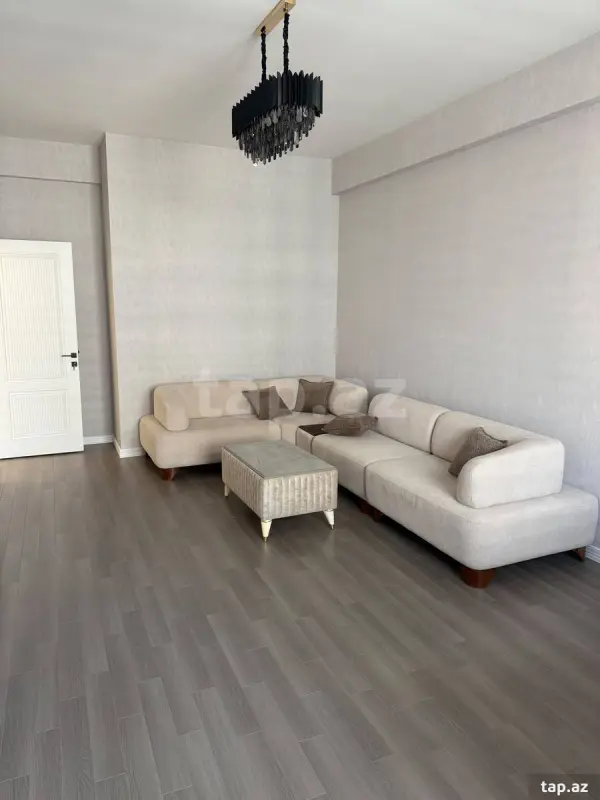 Kirayə verilir 2 otaqlı yeni tikili 70 m²