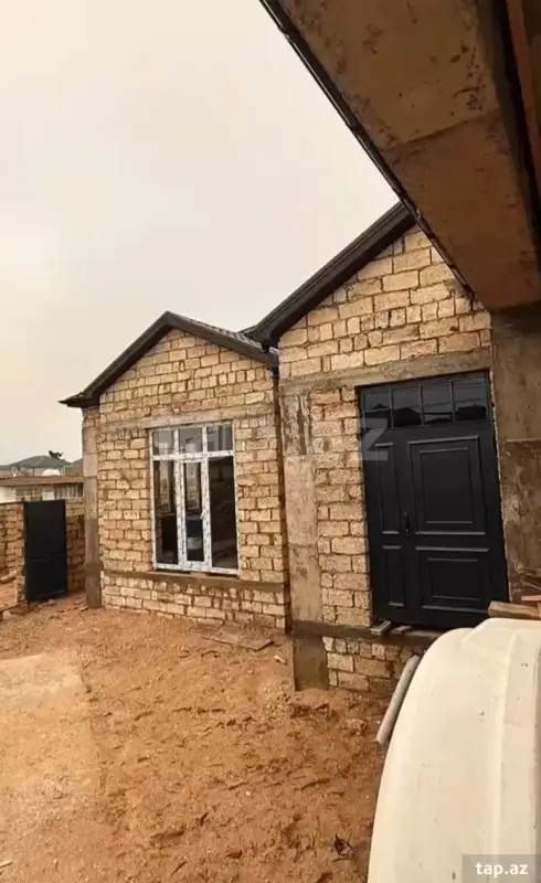 Satılır 4 otaqlı həyət evi 135 m²