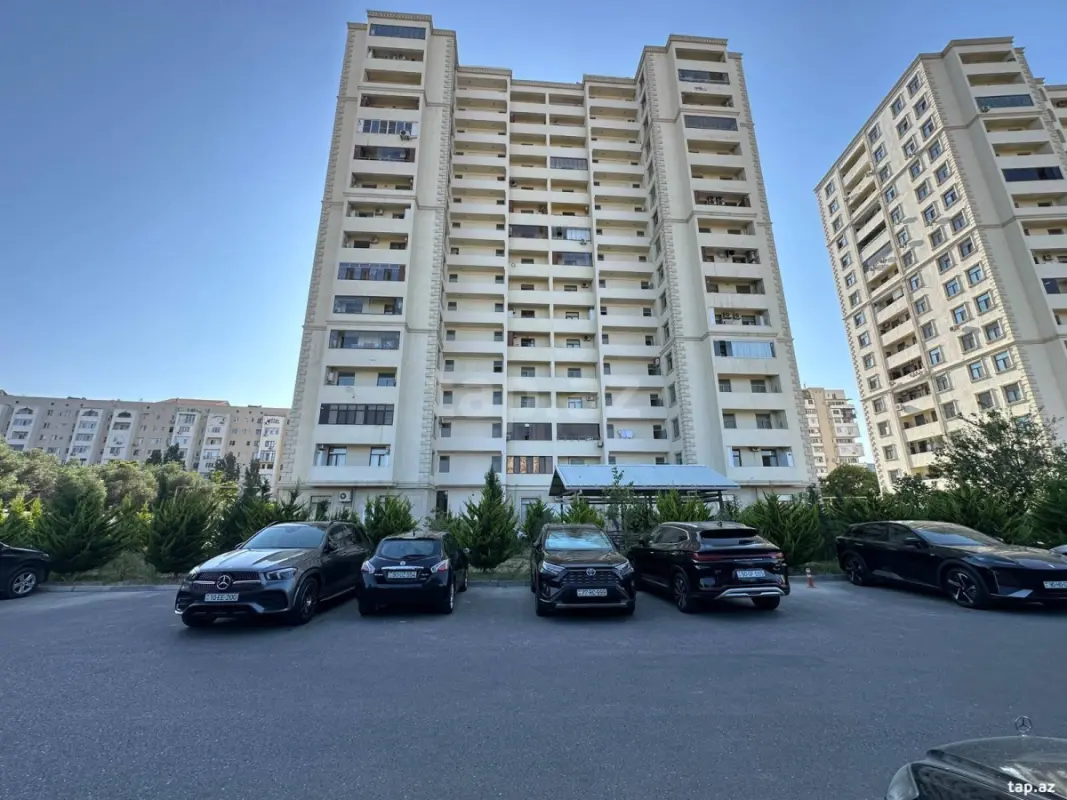 Satılır 3 otaqlı yeni tikili 125 m²