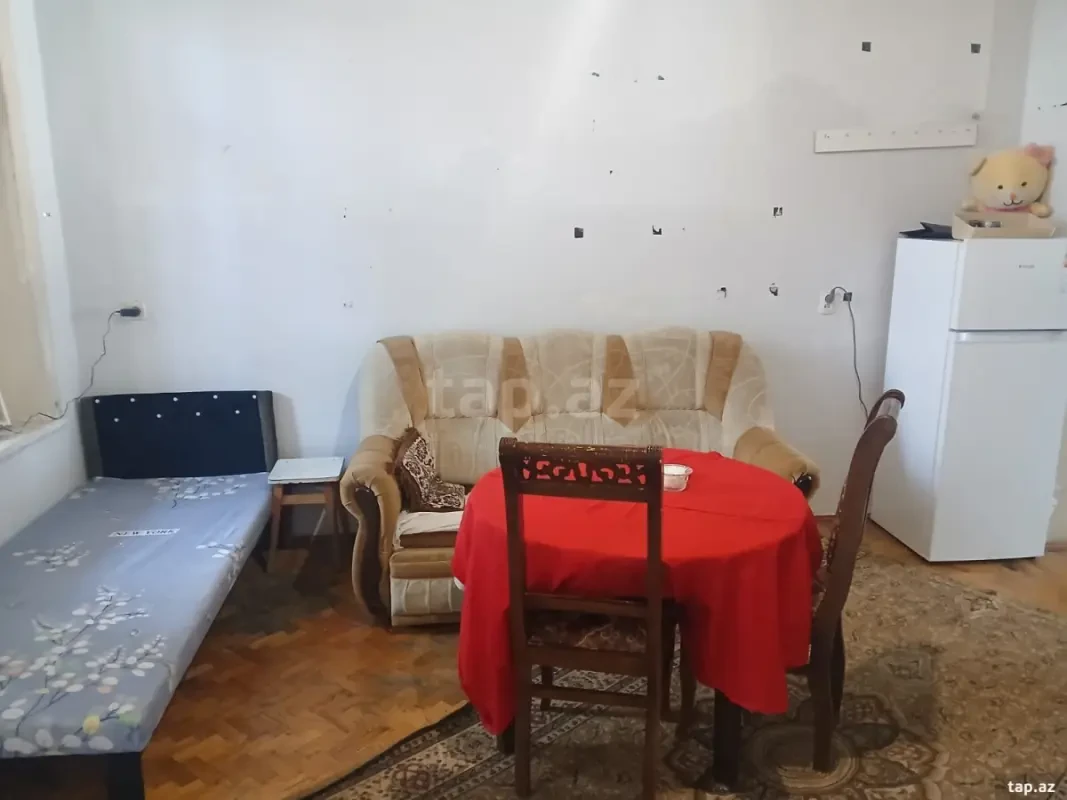 Kirayə verilir 2 otaqlı mənzil 90 m²