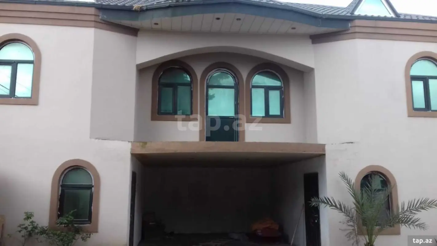 Satılır 7 otaqlı həyət evi 262 m²