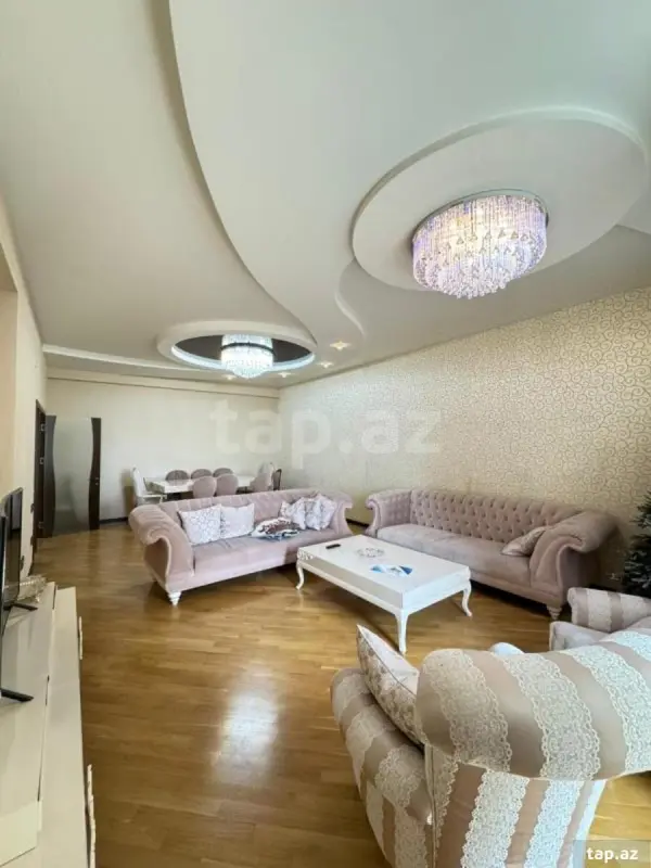Satılır 4 otaqlı yeni tikili 212 m²