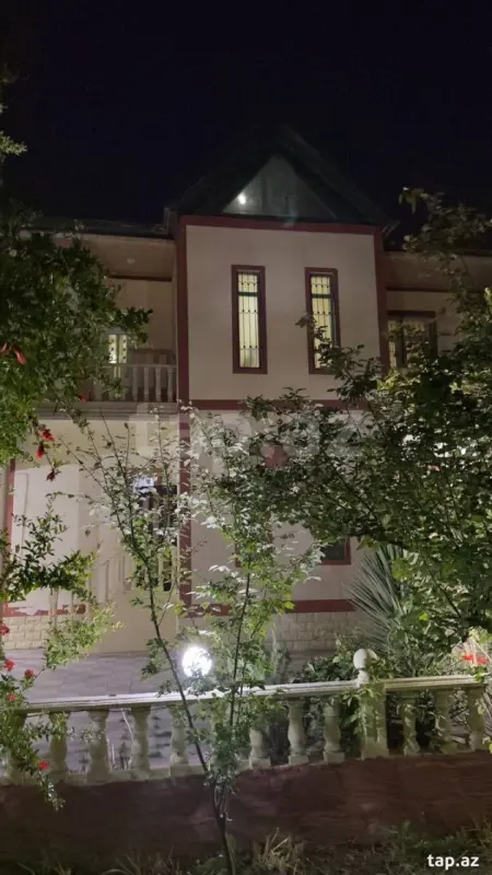 Satılır 5 otaqlı həyət evi 600 m²
