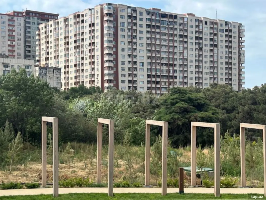 Satılır 3 otaqlı yeni tikili 135 m²