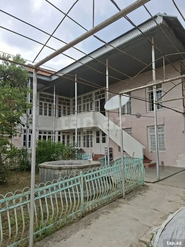 Satılır 5 otaqlı həyət evi 150 m²