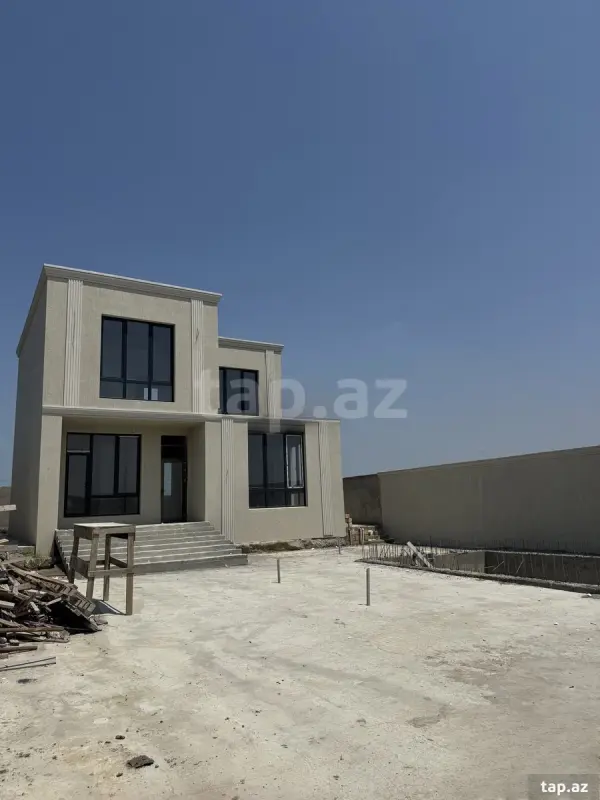 Satılır 5 otaqlı həyət evi 220 m²