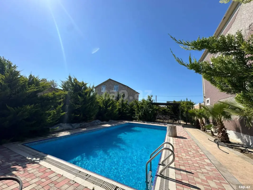 Satılır 5 otaqlı həyət evi 200 m²