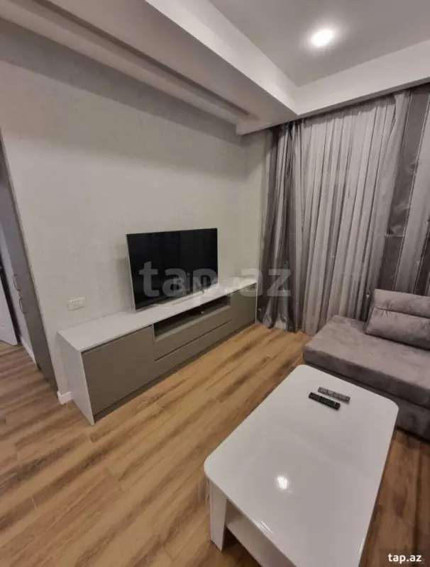 Kirayə verilir 3 otaqlı yeni tikili 101 m²