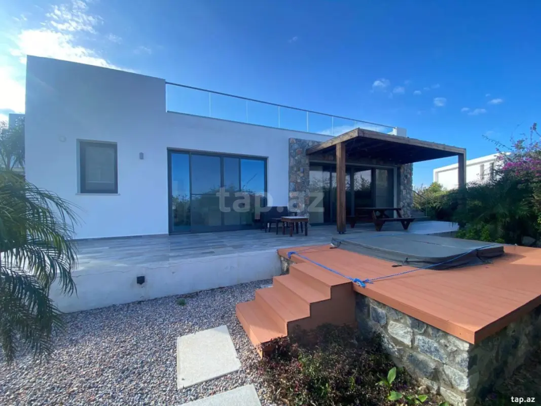 Satılır mənzil 330 m²