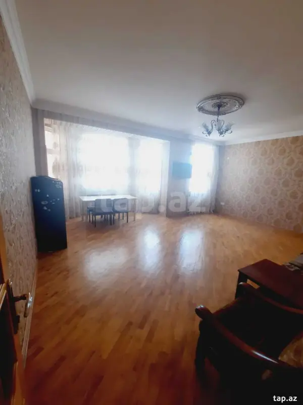Satılır 6 otaqlı yeni tikili 200 m²