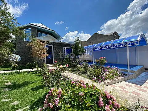 Kirayə verilir 5 otaqlı həyət evi 220 m² — Qəbələ 5 otaq 220.00 m²