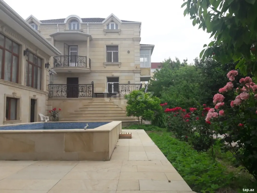 Satılır 6 otaqlı həyət evi 450 m²