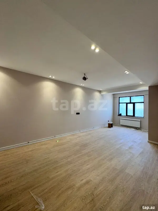 Satılır 3 otaqlı yeni tikili 115 m²