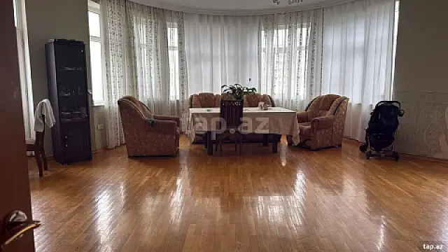 Satılır 3 otaqlı yeni tikili 160 m² — Bakı 3 otaq 160.00 m²