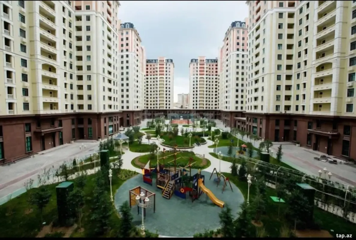 Satılır 3 otaqlı yeni tikili 120 m²