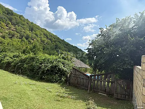 Satılır torpaq sahəsi — Şəki