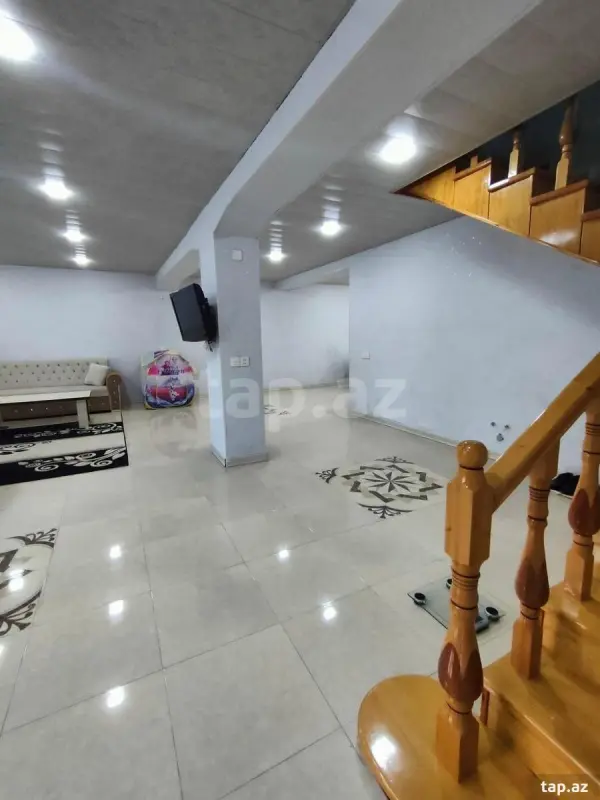 Satılır 4 otaqlı həyət evi 200 m²