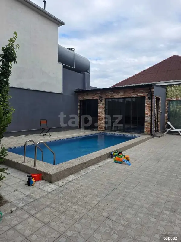 Kirayə verilir 5 otaqlı həyət evi 300 m²