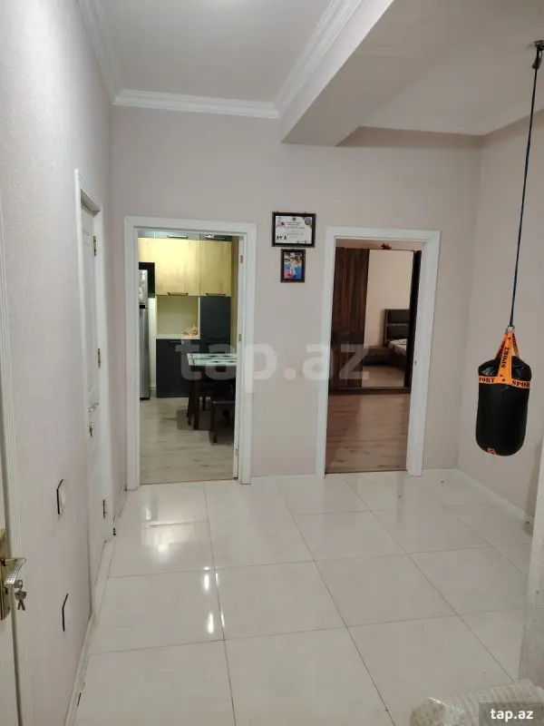 Kirayə verilir 3 otaqlı yeni tikili 101 m²