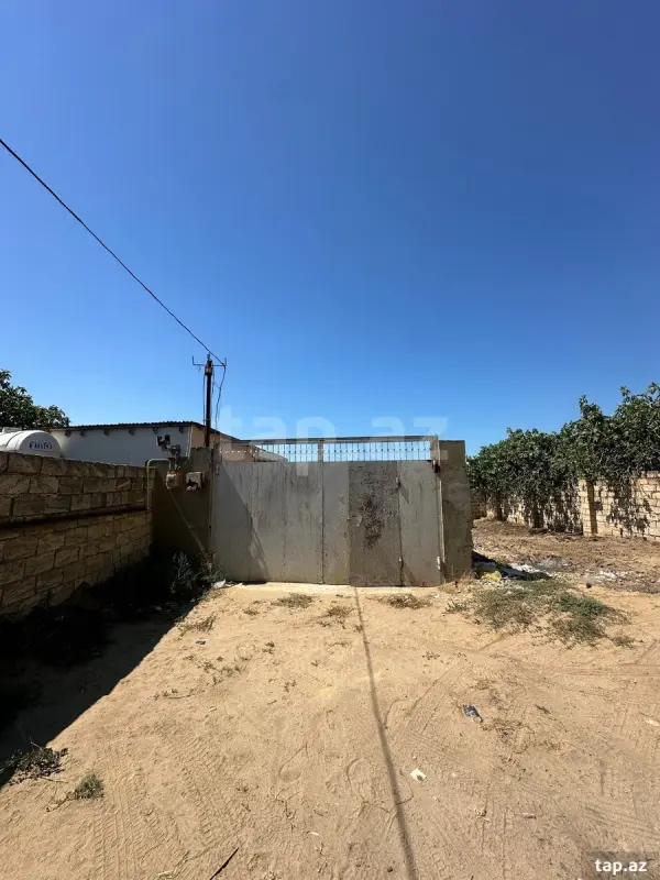 Satılır 3 otaqlı həyət evi 600 m²