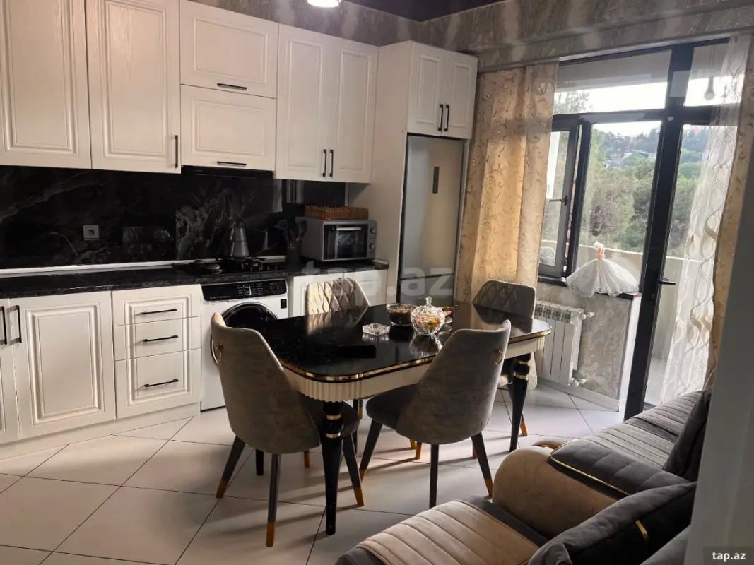 Satılır 2 otaqlı yeni tikili 76 m²
