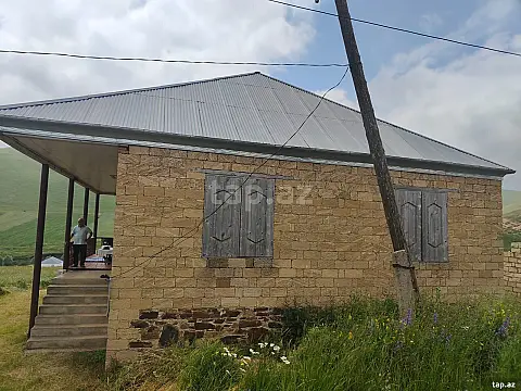 Satılır 4 otaqlı həyət evi 100 m² — Gədəbəy 4 otaq 100.00 m²