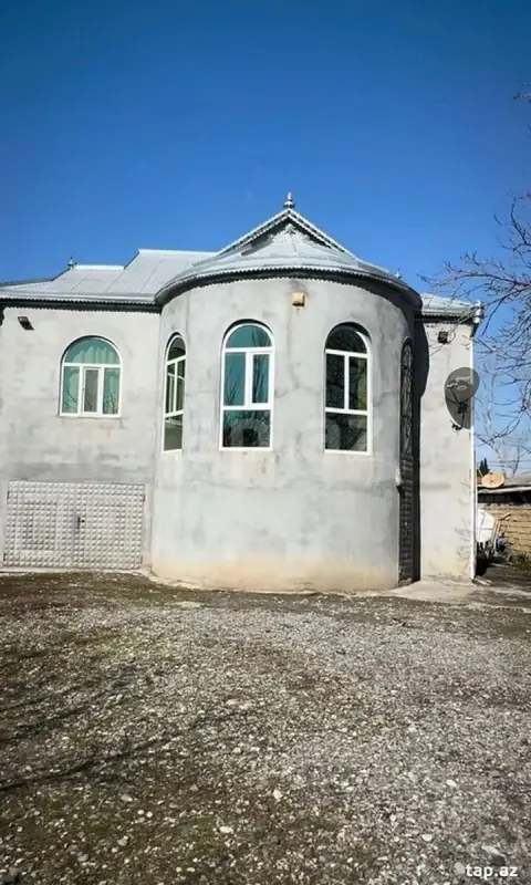 Satılır 7 otaqlı həyət evi 200 m²