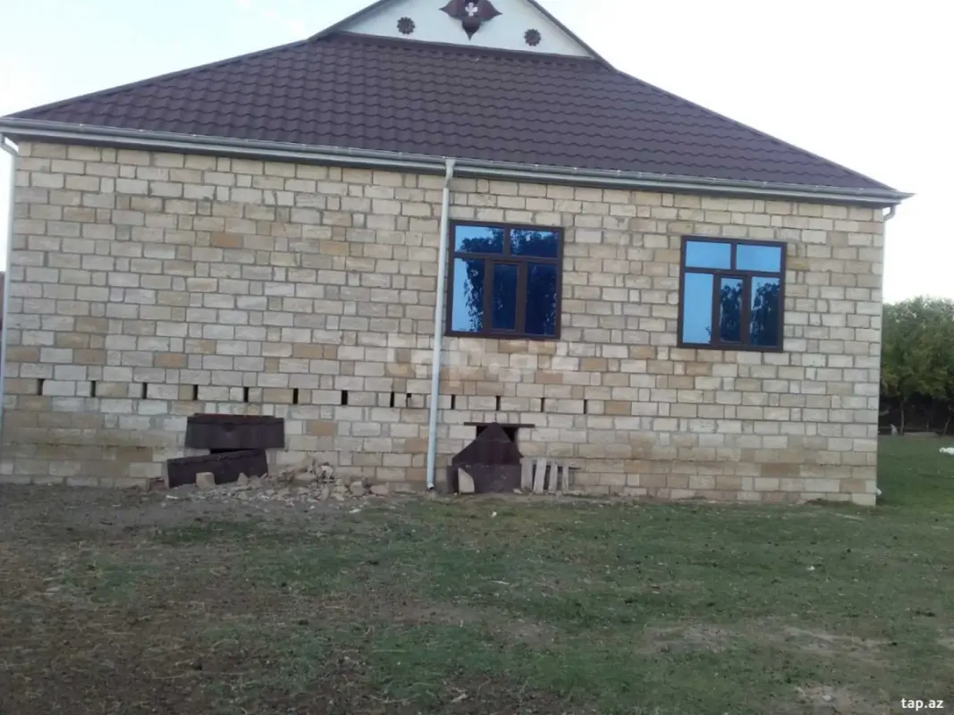 Satılır 5 otaqlı həyət evi 12 m²