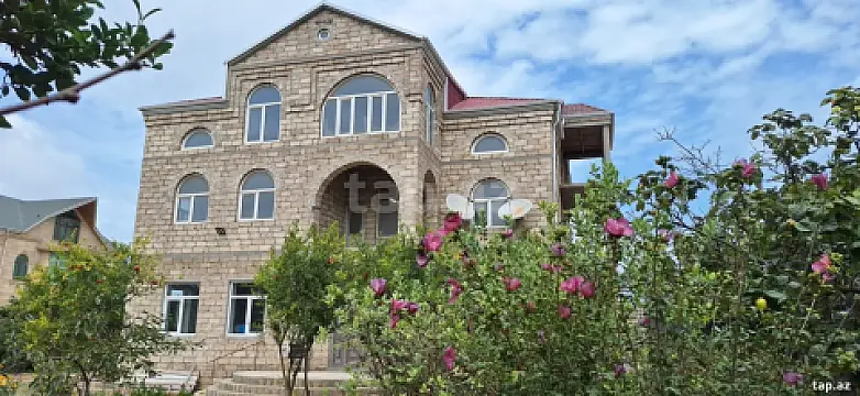 Kirayə verilir 2 otaqlı həyət evi 80 m² — Bakı, Buzovna 2 otaq 80.00 m²