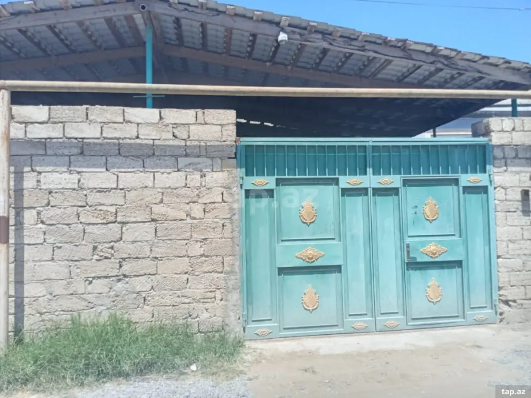 Satılır 4 otaqlı həyət evi 180 m²