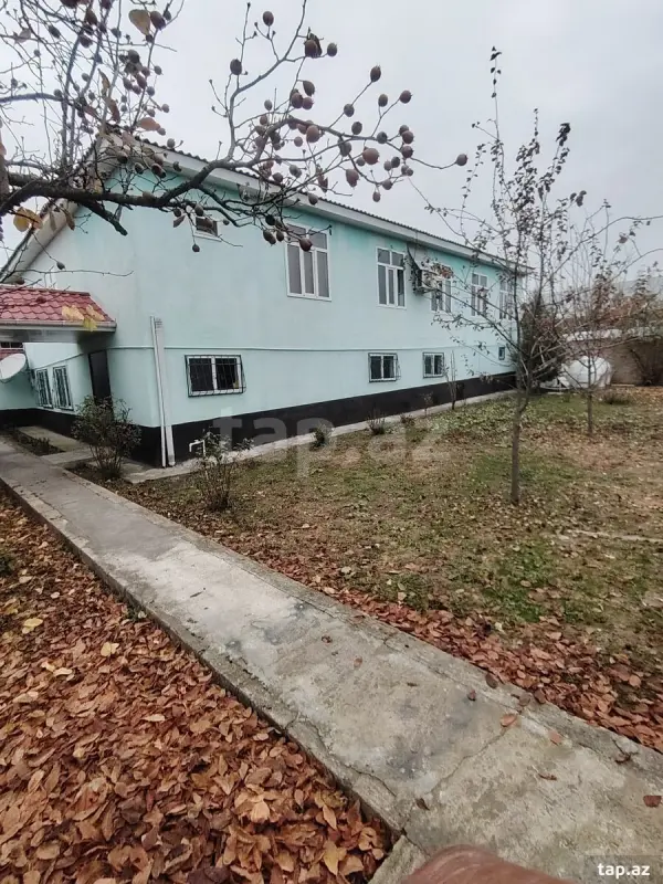 Satılır 8 otaqlı həyət evi 284.1 m²