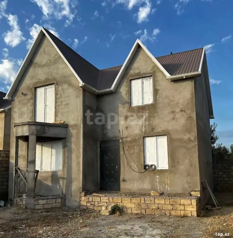 Satılır 5 otaqlı həyət evi 160 m²