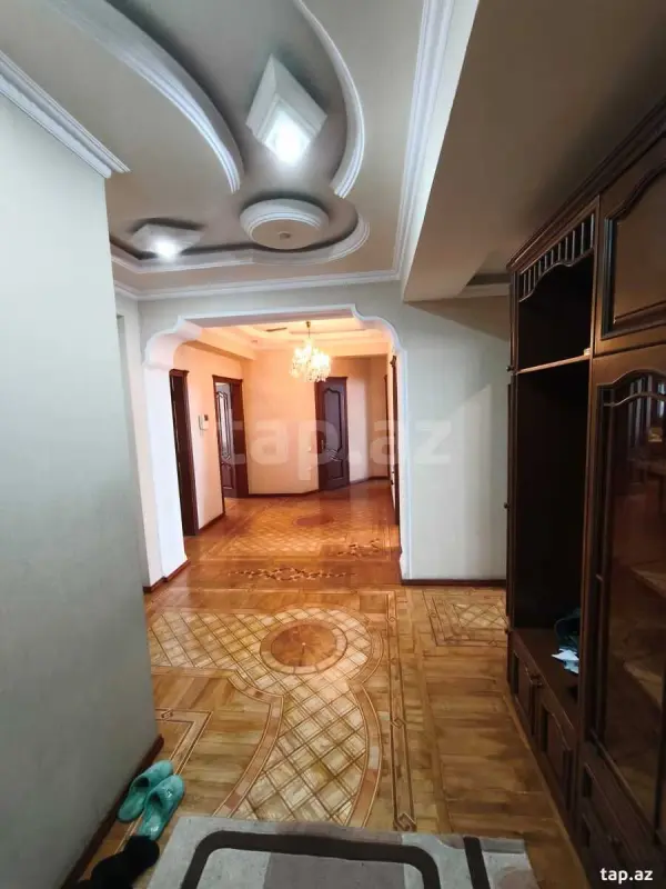Satılır 4 otaqlı yeni tikili 175 m²