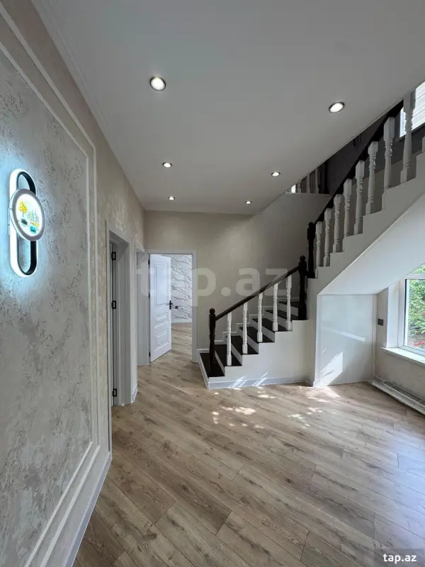 Satılır 5 otaqlı həyət evi 180 m²