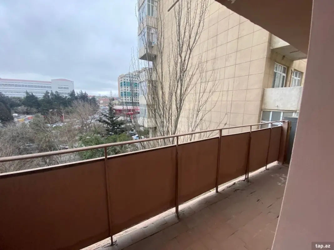 Satılır 4 otaqlı mənzil 100 m²