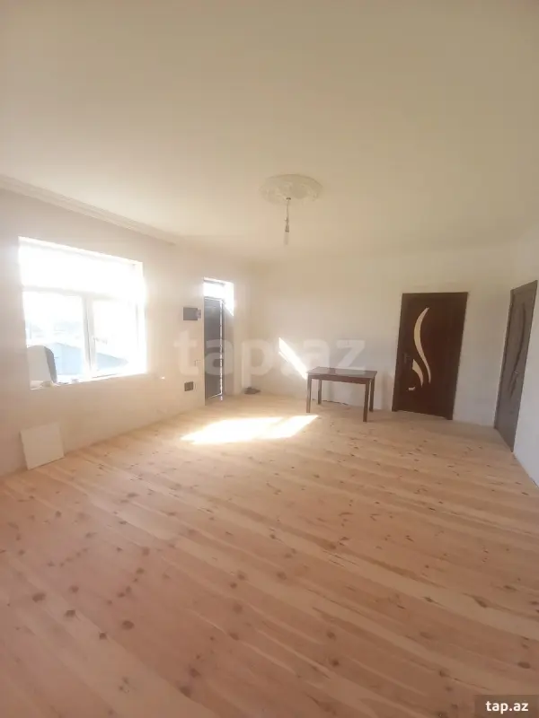 Satılır 4 otaqlı həyət evi 200 m²