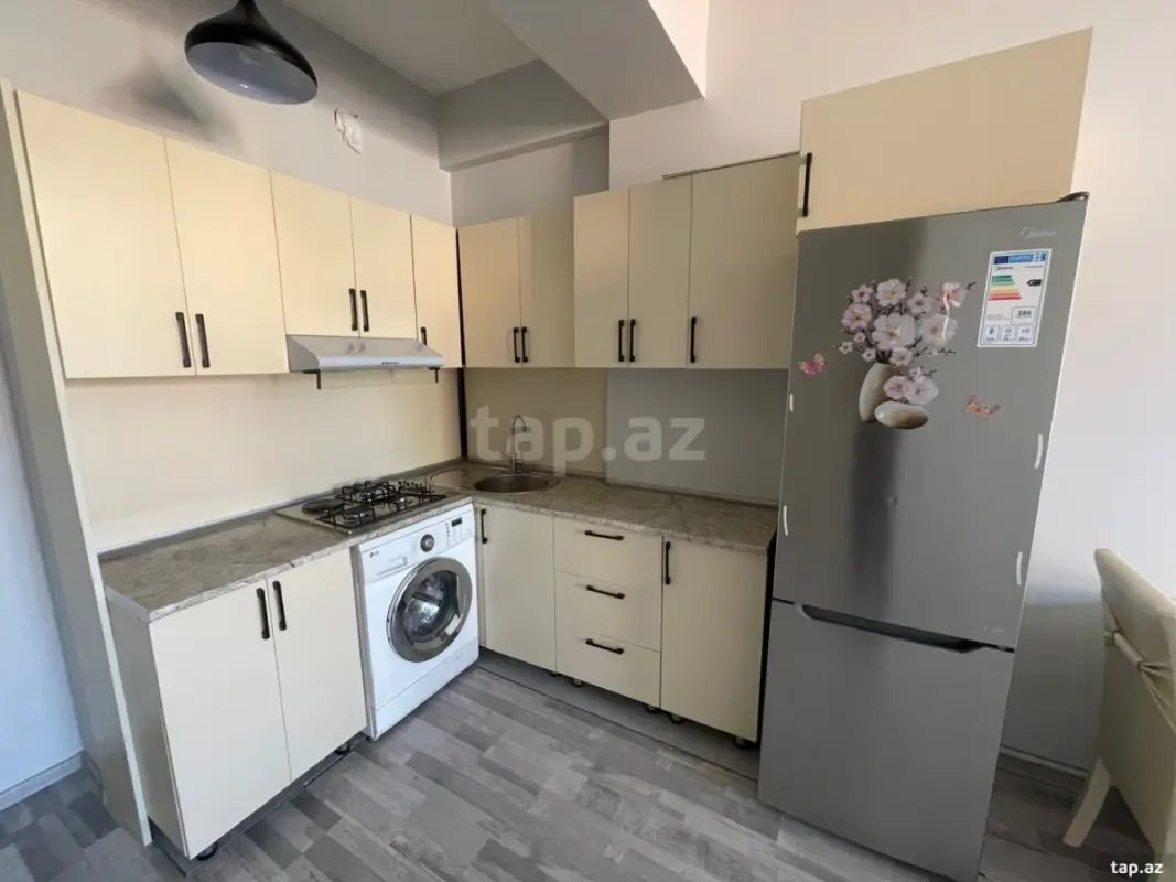 Kirayə verilir 2 otaqlı yeni tikili 65 m²