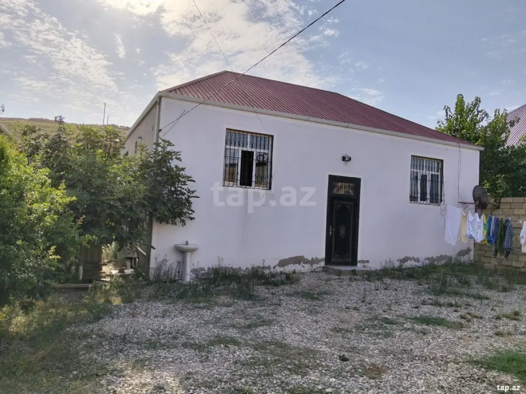 Satılır 4 otaqlı həyət evi 100 m²