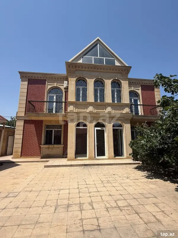 Satılır 6 otaqlı həyət evi 280 m²