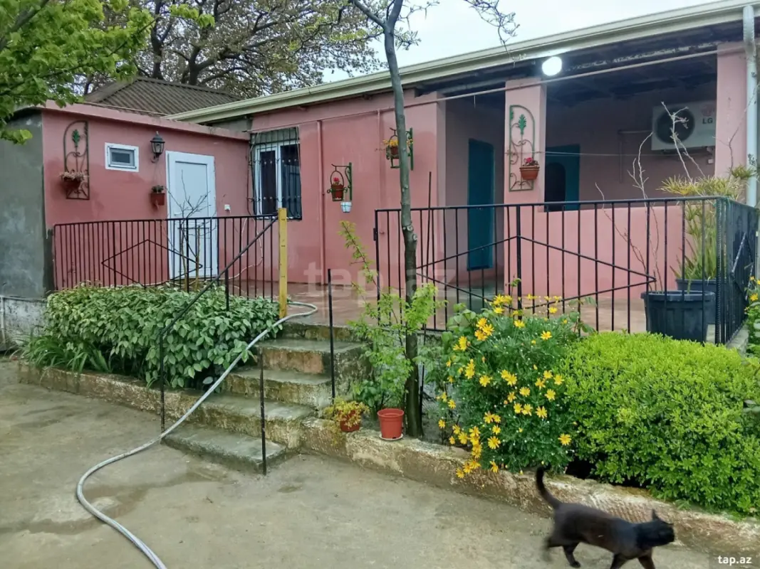 Satılır 4 otaqlı həyət evi 110 m²