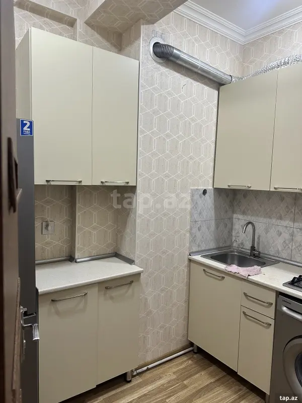 Kirayə verilir 2 otaqlı yeni tikili 65 m²